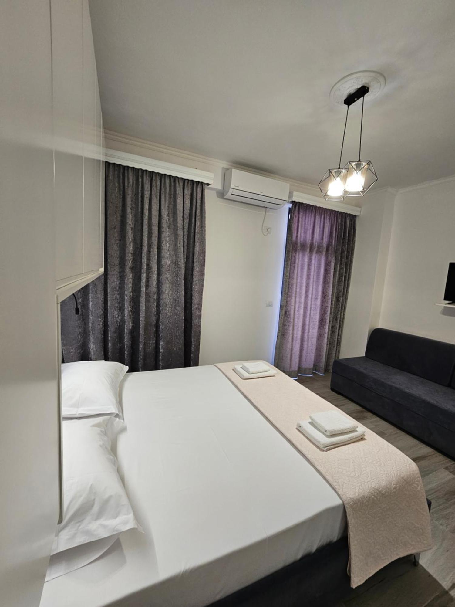 Nora'S Guesthouse Saranda Extérieur photo