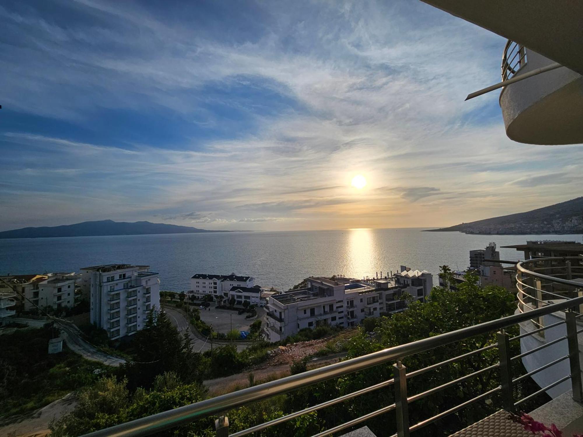 Nora'S Guesthouse Saranda Extérieur photo
