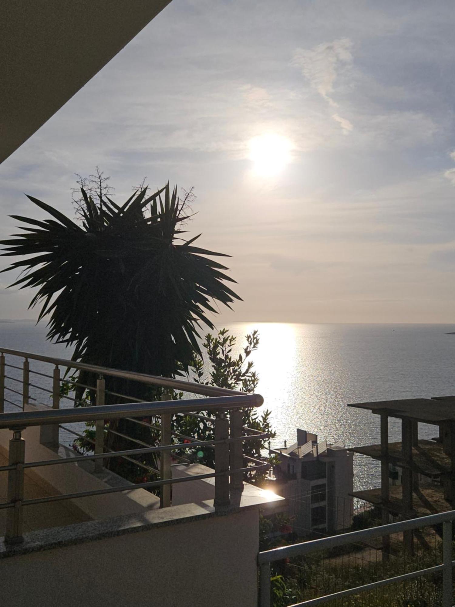 Nora'S Guesthouse Saranda Extérieur photo