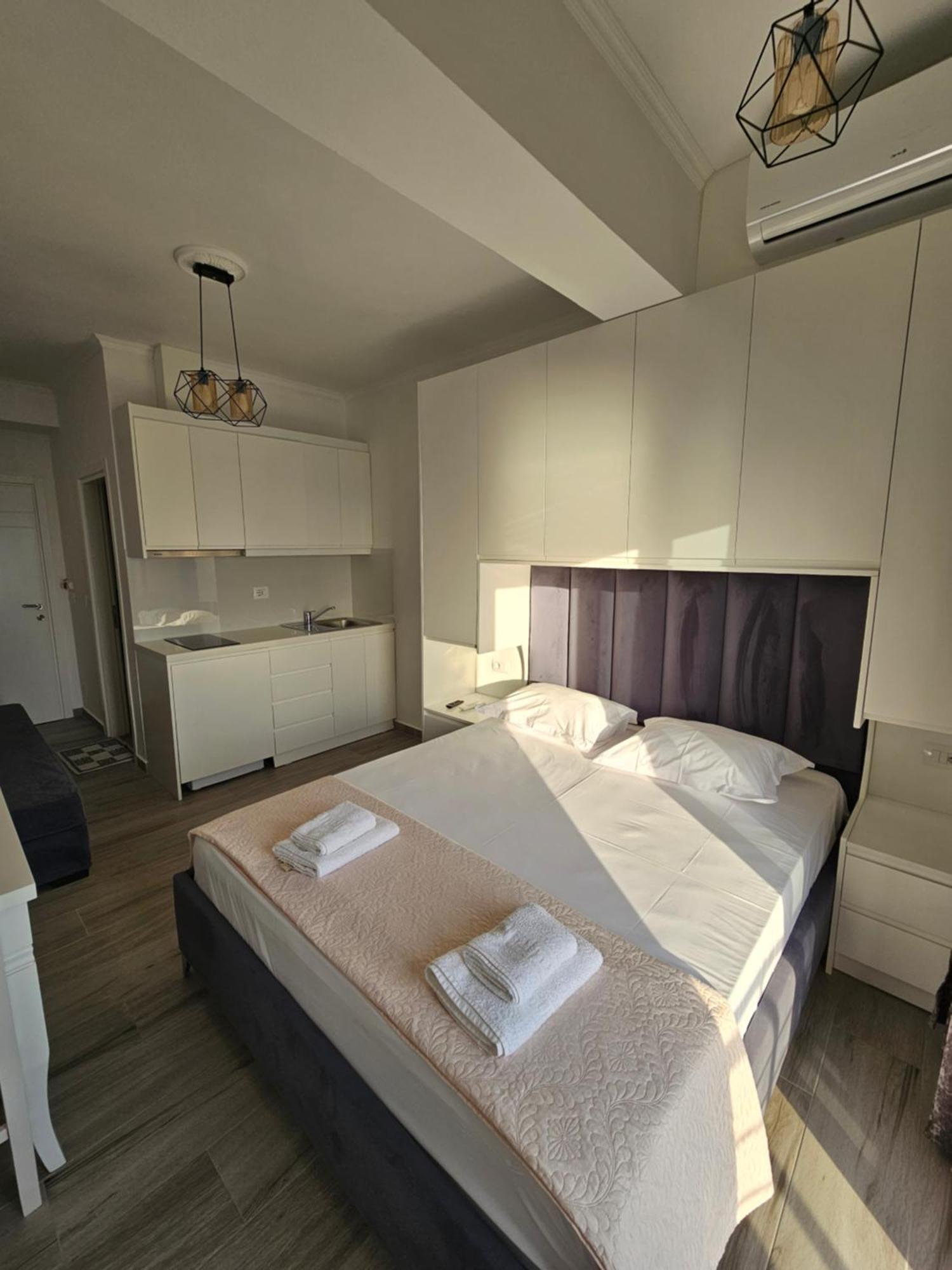 Nora'S Guesthouse Saranda Extérieur photo